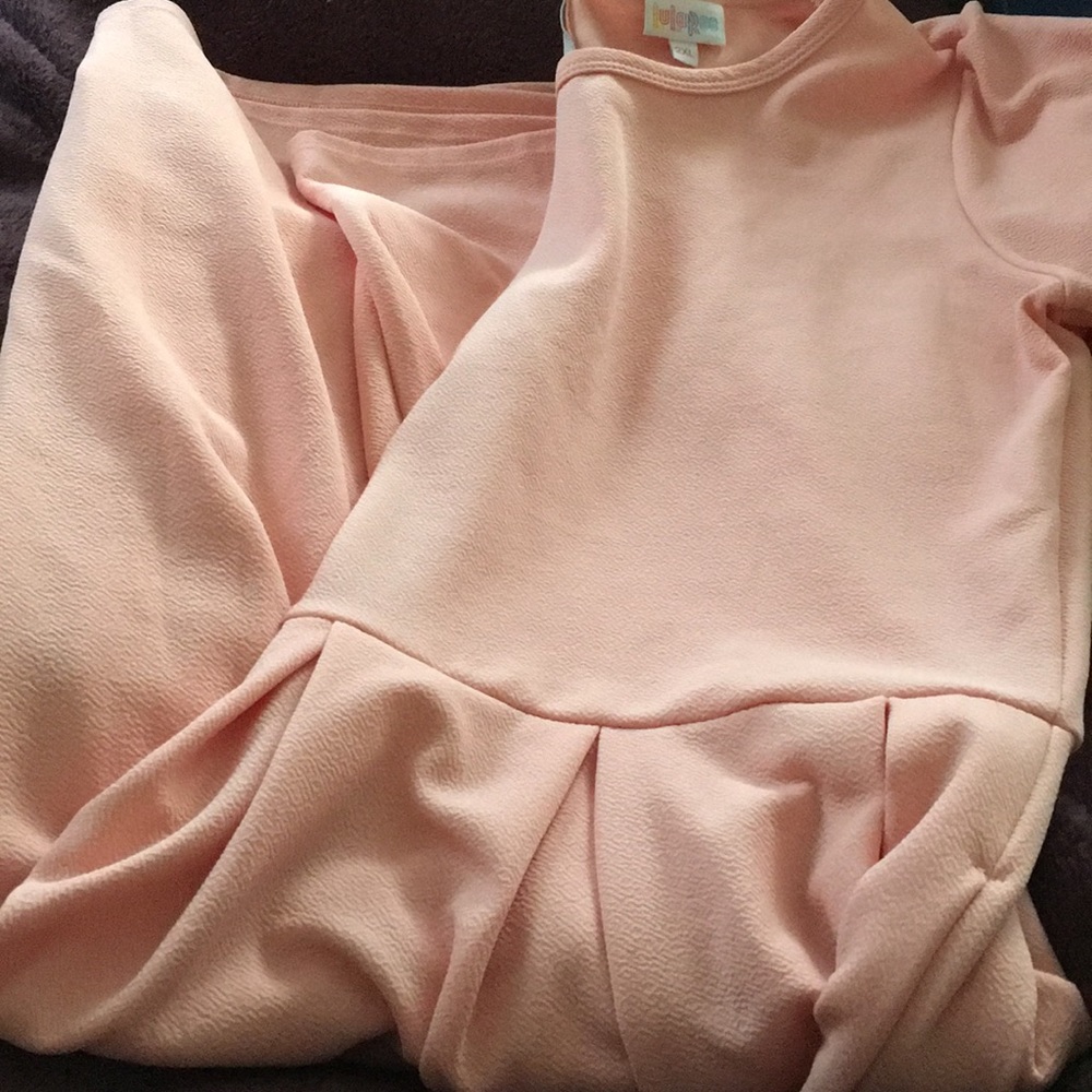 🚨SPRING CLEANING SALE 🚨LuLaRoe Amelia 2XL VEUC